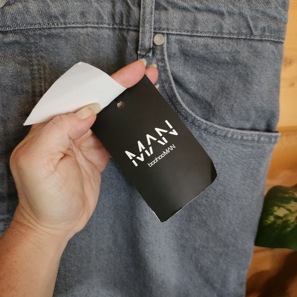 Boohoo Man 💙 NWT Skinny Rigid Dragon Appliqué Gray Jean Streetwear Plus 46 X32" - Picture 5 of 12